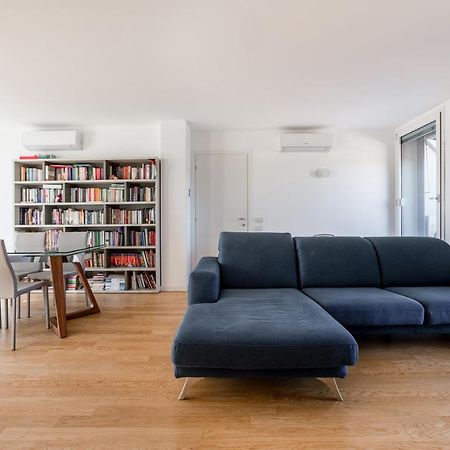 Modern Apt With Terrace, Wifi & Ac Милан Экстерьер фото